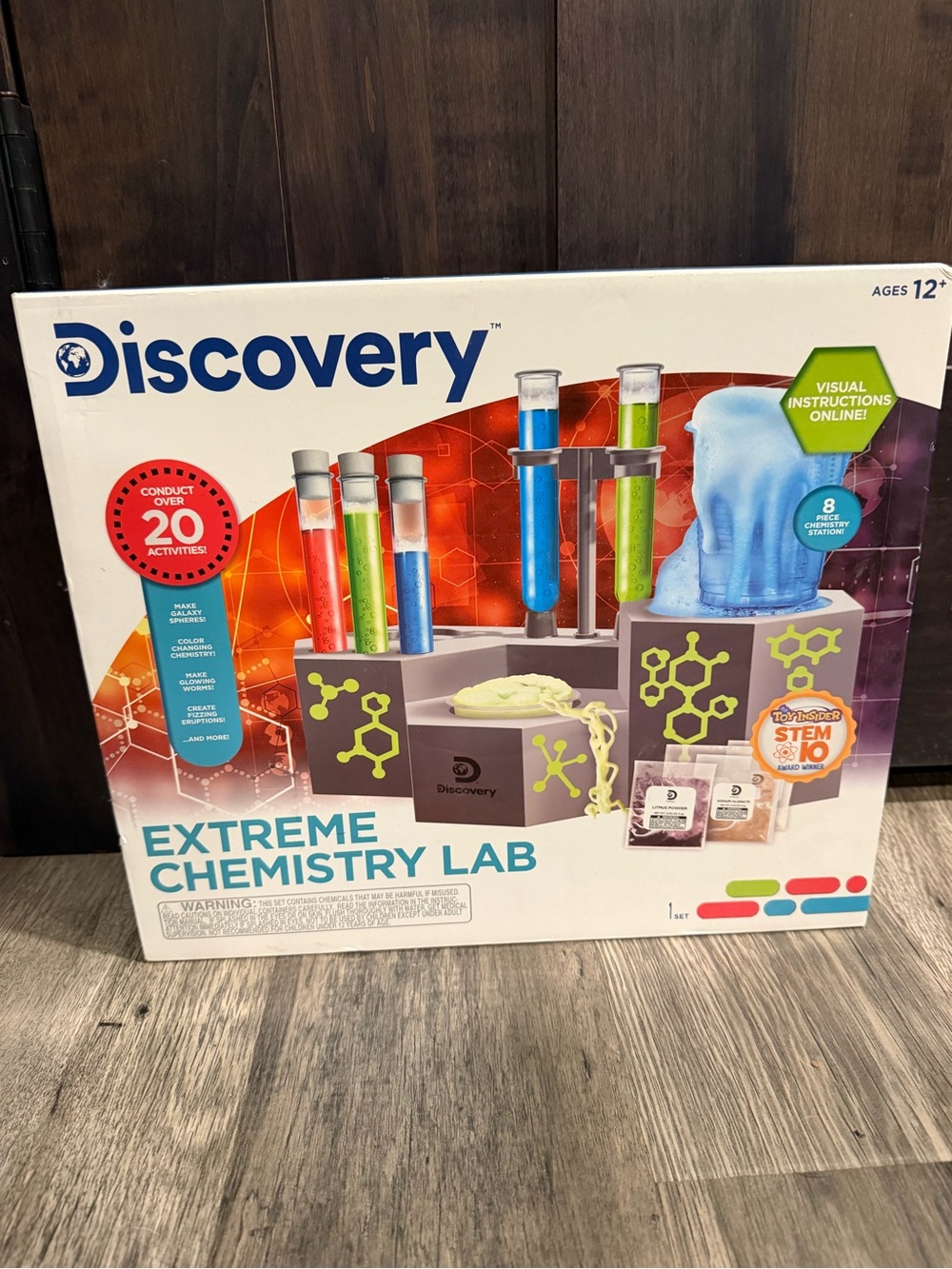 Discovery Extreme Chemistry Lab - Blue, Green, Red